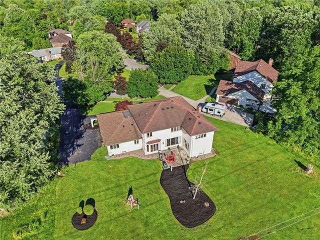 220 Crestwood Court, Amherst, NY 14221