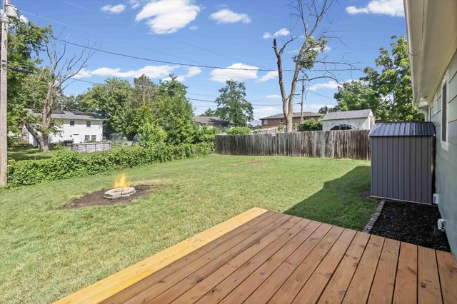 1911 FAIR LN, Columbia, MO 65202