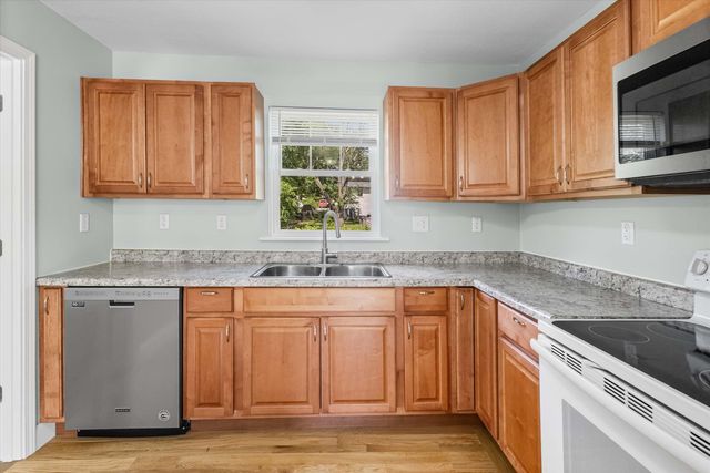 1911 FAIR LN, Columbia, MO 65202