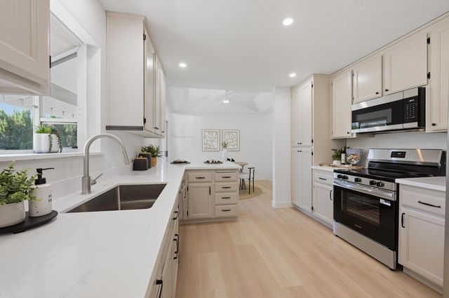 3020 Oakwood Rd, Cameron Park, CA 95682