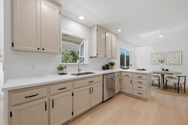 3020 Oakwood Rd, Cameron Park, CA 95682