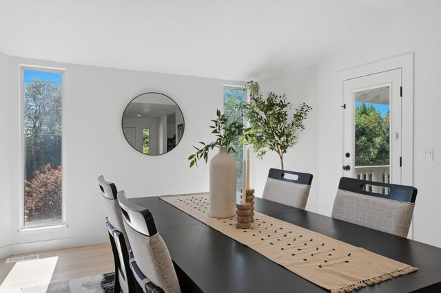 3020 Oakwood Rd, Cameron Park, CA 95682