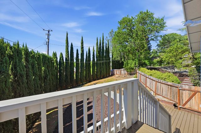 3020 Oakwood Rd, Cameron Park, CA 95682