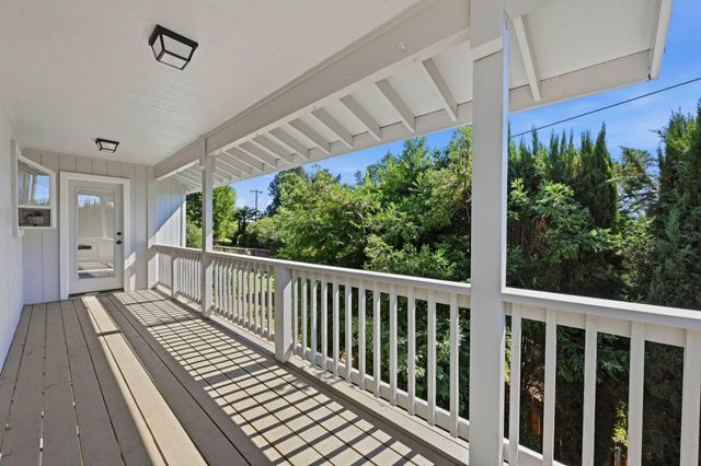 3020 Oakwood Rd, Cameron Park, CA 95682