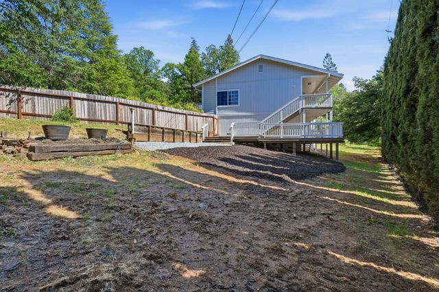 3020 Oakwood Rd, Cameron Park, CA 95682