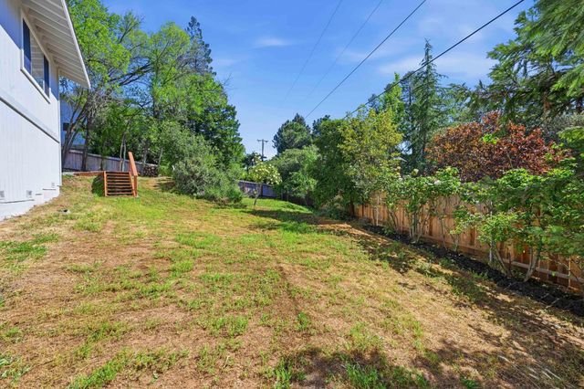 3020 Oakwood Rd, Cameron Park, CA 95682