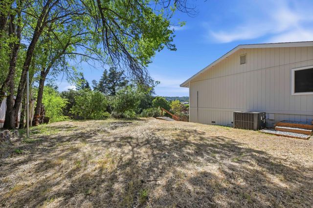 3020 Oakwood Rd, Cameron Park, CA 95682