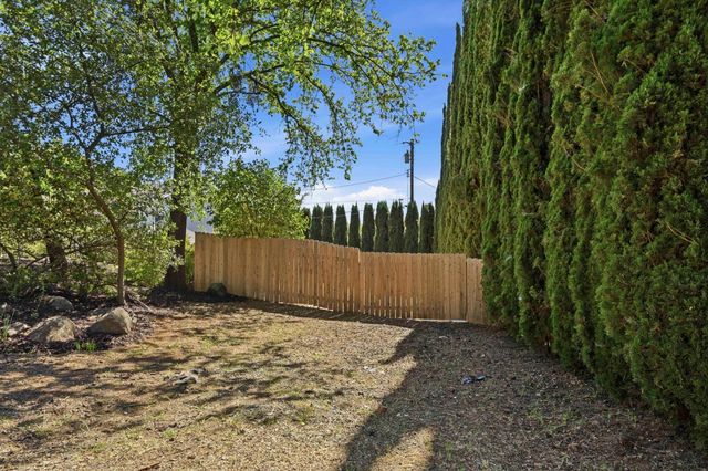 3020 Oakwood Rd, Cameron Park, CA 95682