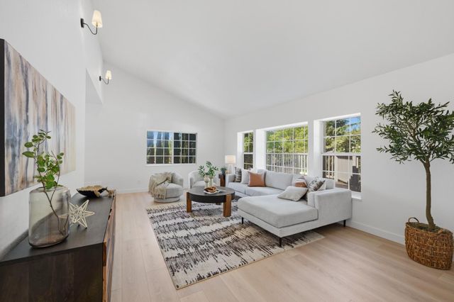 3020 Oakwood Rd, Cameron Park, CA 95682