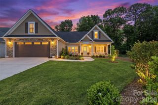 2109 6th Street NW, Hickory, NC 28601