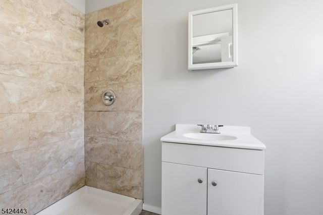 134 W End Ave, Newark City, NJ 07106