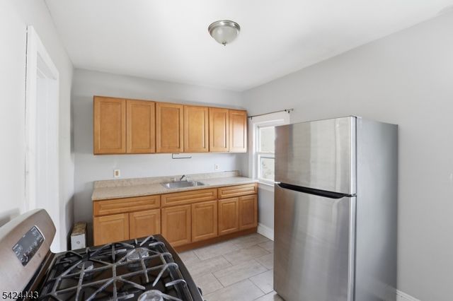 134 W End Ave, Newark City, NJ 07106