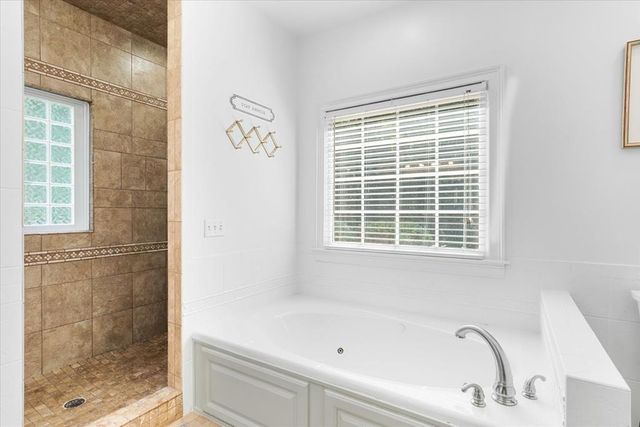 179 E Gateway Drive, Rocky Face, GA 30740