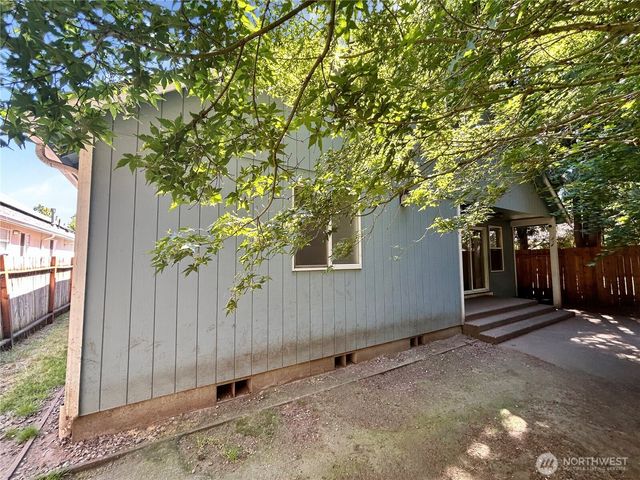 7030 46th Lane SE, Olympia, WA 98503