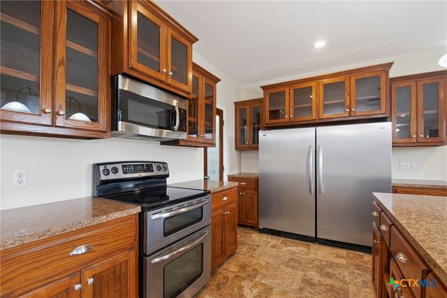 242 Wheeler Lane, Goliad, TX 77963