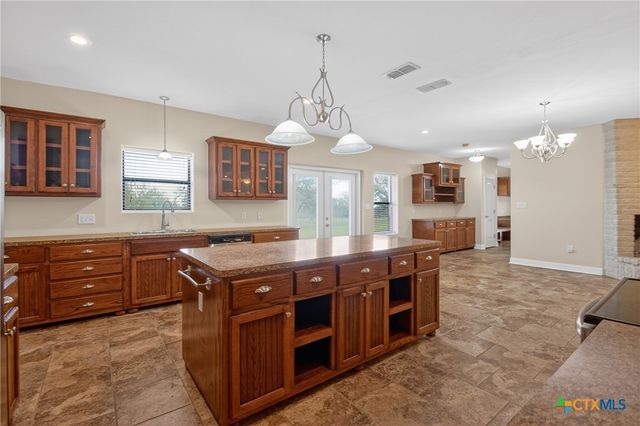 242 Wheeler Lane, Goliad, TX 77963