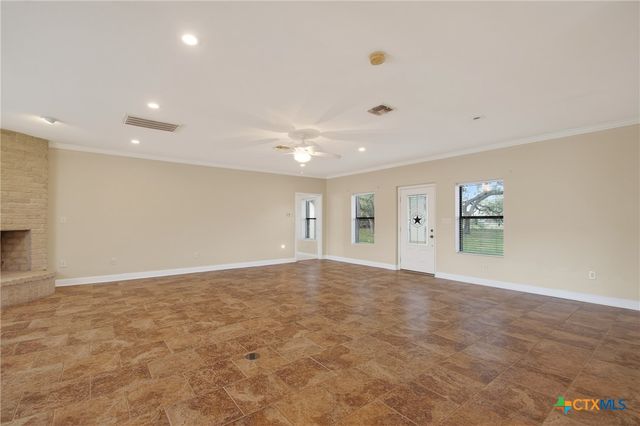 242 Wheeler Lane, Goliad, TX 77963