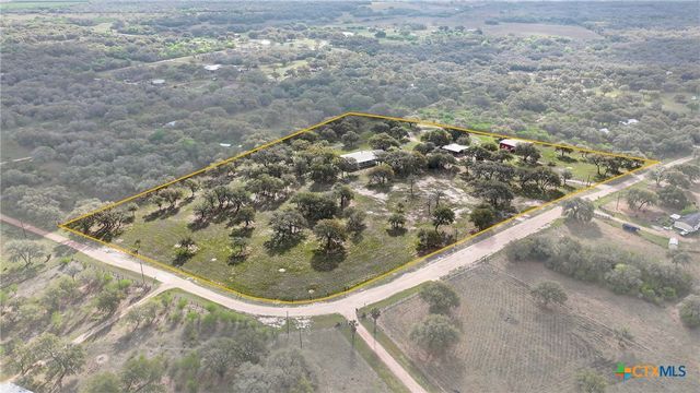 242 Wheeler Lane, Goliad, TX 77963