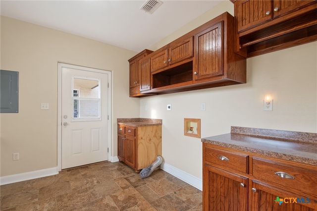 242 Wheeler Lane, Goliad, TX 77963