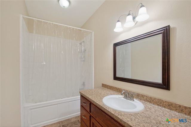 242 Wheeler Lane, Goliad, TX 77963