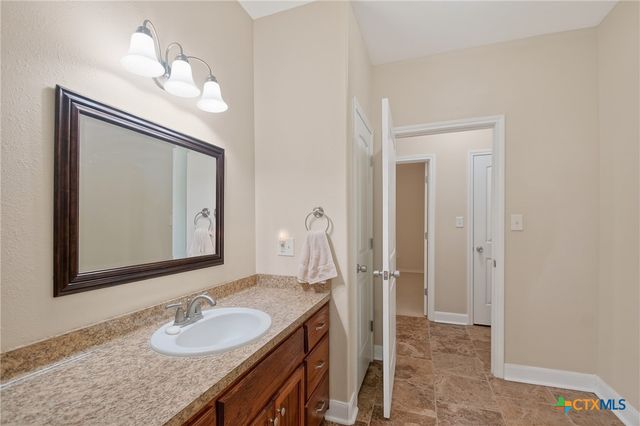 242 Wheeler Lane, Goliad, TX 77963