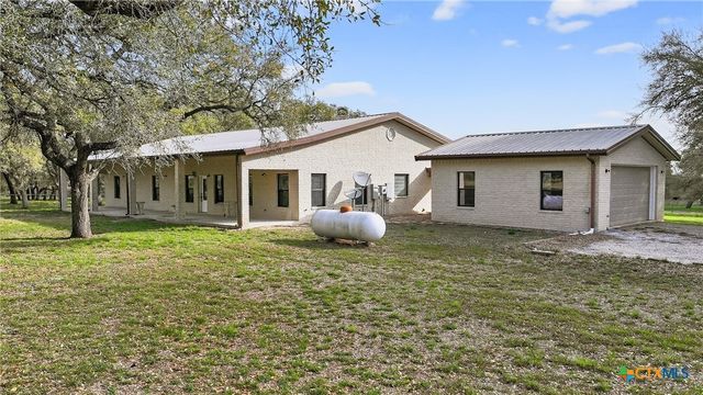 242 Wheeler Lane, Goliad, TX 77963