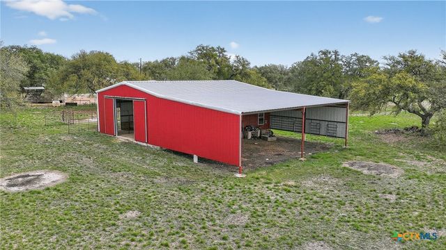 242 Wheeler Lane, Goliad, TX 77963