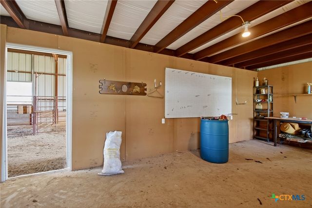 242 Wheeler Lane, Goliad, TX 77963