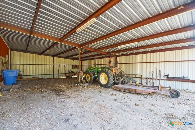 242 Wheeler Lane, Goliad, TX 77963