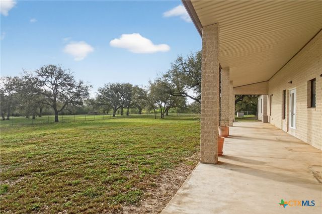 242 Wheeler Lane, Goliad, TX 77963