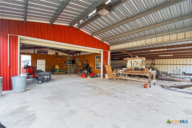 242 Wheeler Lane, Goliad, TX 77963