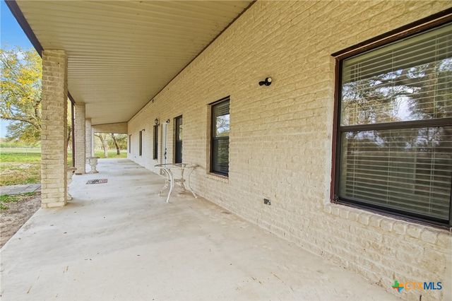 242 Wheeler Lane, Goliad, TX 77963