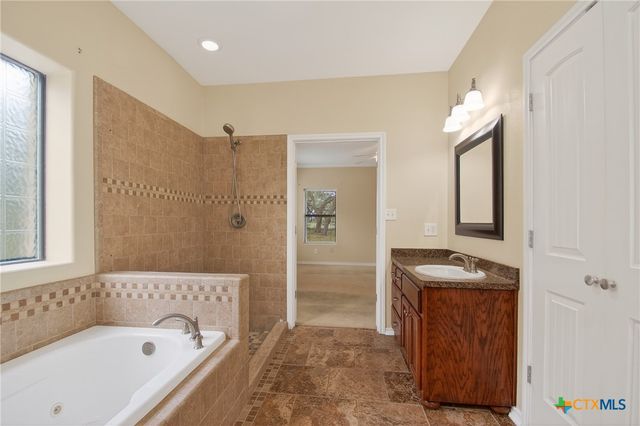 242 Wheeler Lane, Goliad, TX 77963