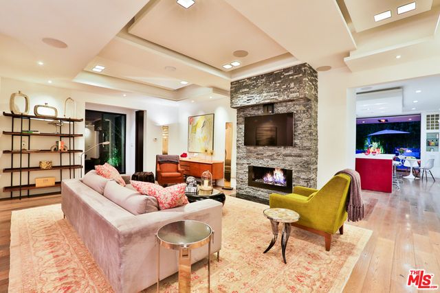 1742 COURTNEY Avenue, Los Angeles, CA 90046