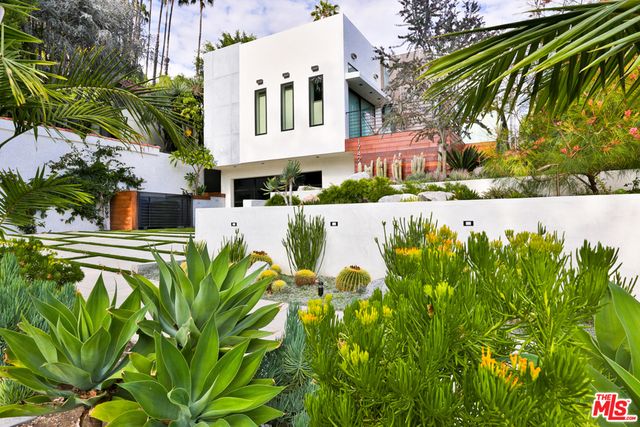 1742 COURTNEY Avenue, Los Angeles, CA 90046