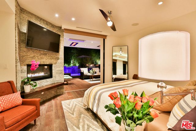 1742 COURTNEY Avenue, Los Angeles, CA 90046