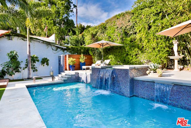 1742 COURTNEY Avenue, Los Angeles, CA 90046