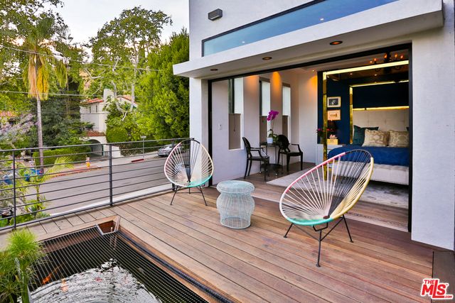 1742 COURTNEY Avenue, Los Angeles, CA 90046