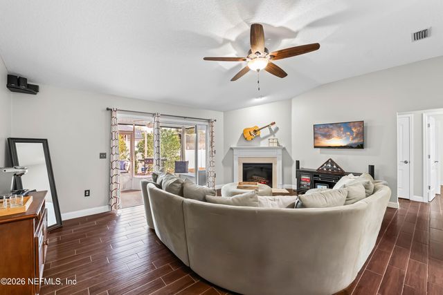 637 MARLA CREEK Court, Jacksonville, FL 32220