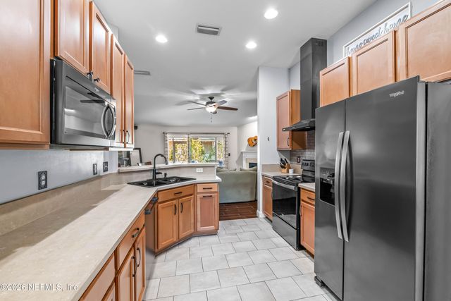 637 MARLA CREEK Court, Jacksonville, FL 32220