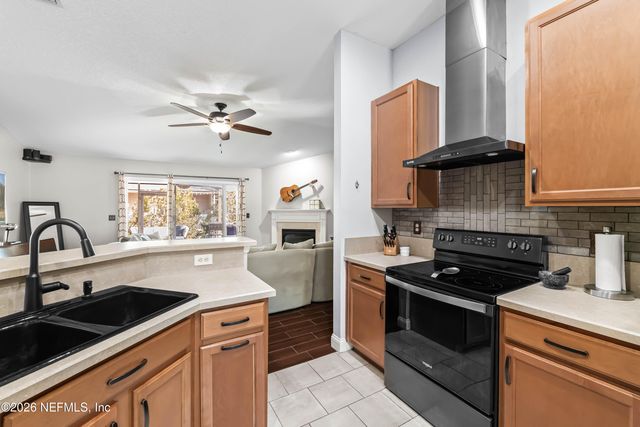 637 MARLA CREEK Court, Jacksonville, FL 32220