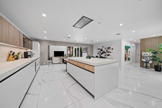 5920 NE 21st Road, Fort Lauderdale, FL 33308
