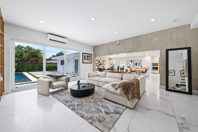 5920 NE 21st Road, Fort Lauderdale, FL 33308
