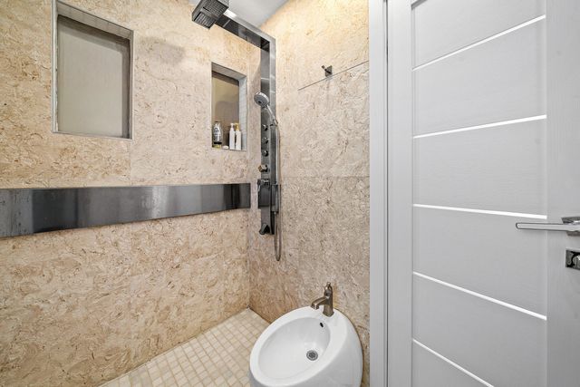 5920 NE 21st Road, Fort Lauderdale, FL 33308