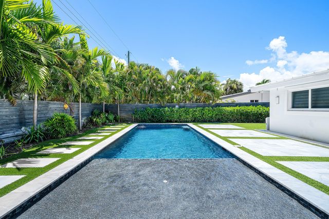 5920 NE 21st Road, Fort Lauderdale, FL 33308