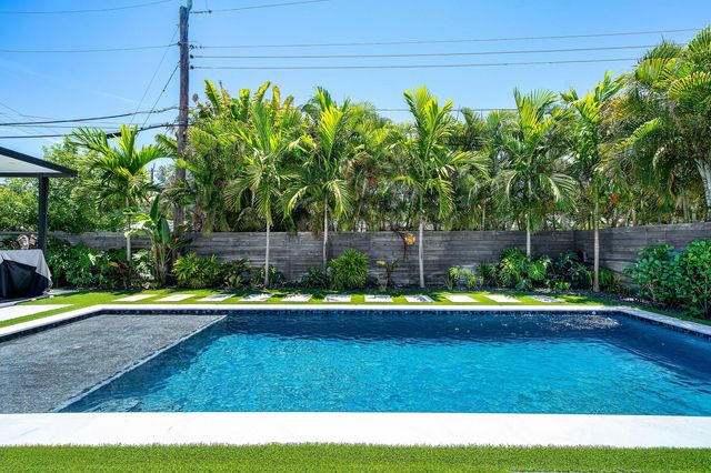 5920 NE 21st Road, Fort Lauderdale, FL 33308