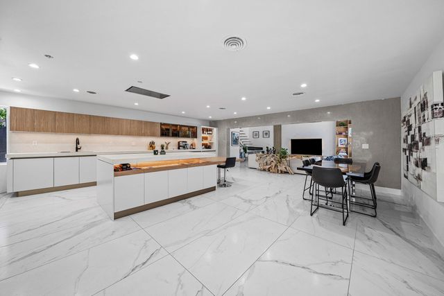 5920 NE 21st Road, Fort Lauderdale, FL 33308