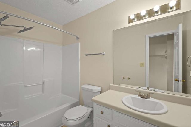 1891 Riverchase Circle NE, Conyers, GA 30013