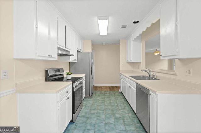 1891 Riverchase Circle NE, Conyers, GA 30013