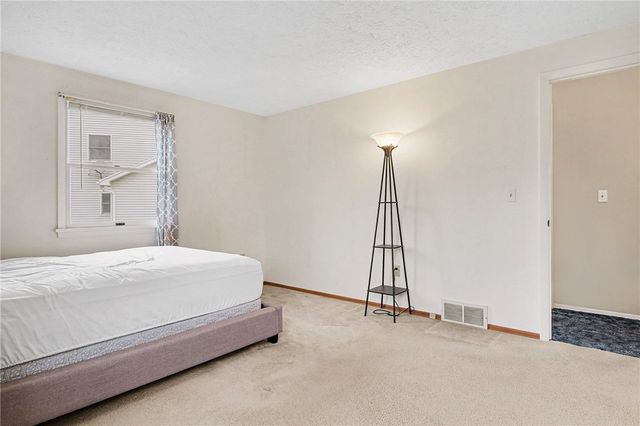 37 Abbottsford Drive, Gates, NY 14606